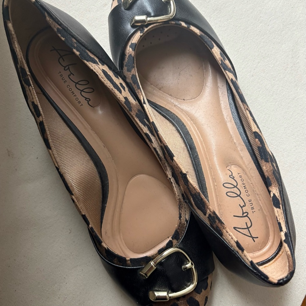 New Abella True Comfort Black with Leopard Print Flats. Size …